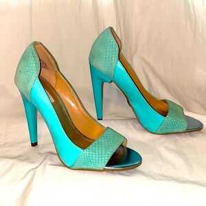 Rachel Roy, Peep toe pumps heels snakeskin mint